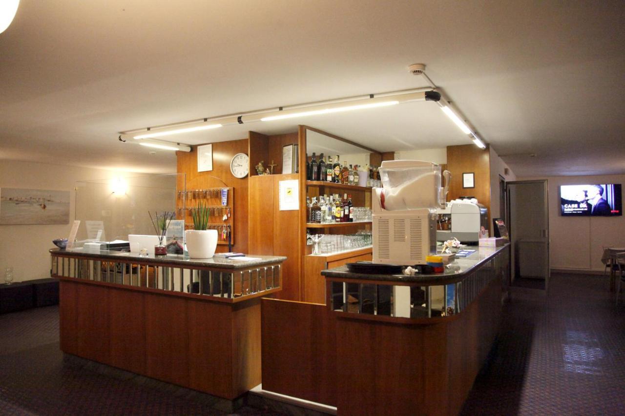 Hotel Alfa Anche In All Inclusive Римини Экстерьер фото